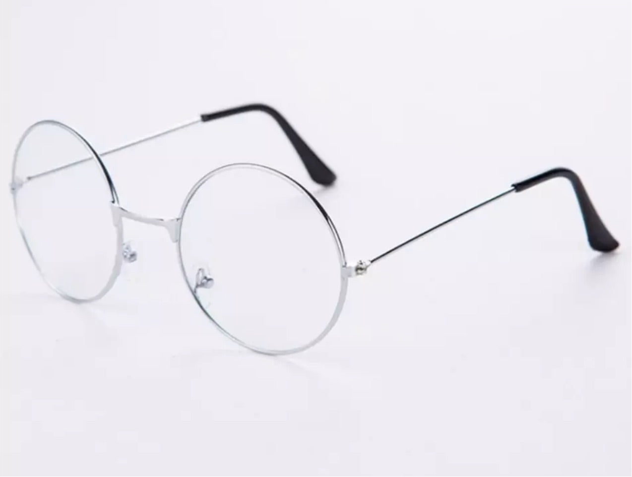Lightweight sunglasses for women